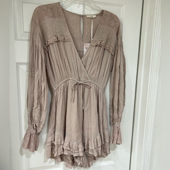 NEW tan boho lace ruffle bow romper - Picture 2 of 10